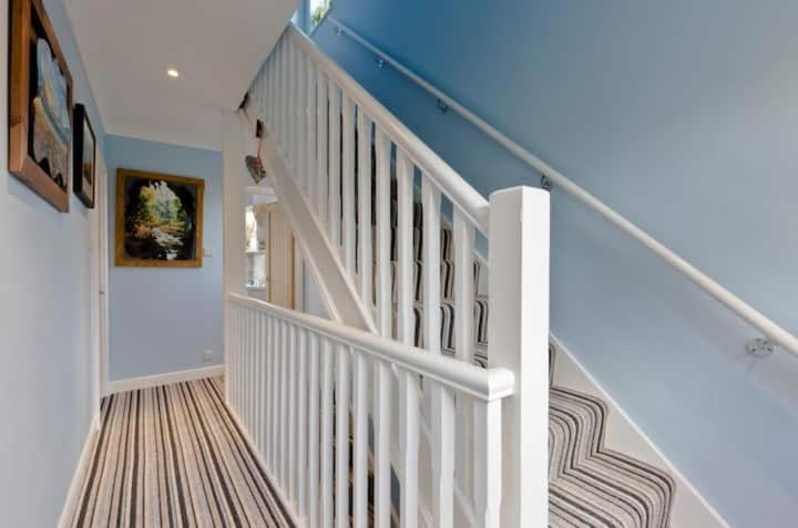 Stayinwoking At 30 Woodlands Horsell Esterno foto