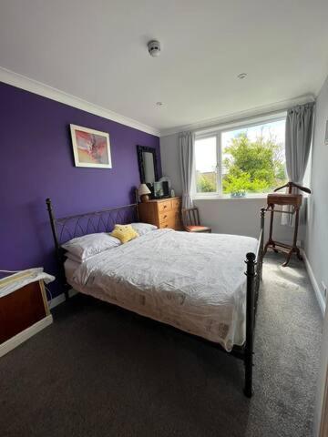 Stayinwoking At 30 Woodlands Horsell Esterno foto