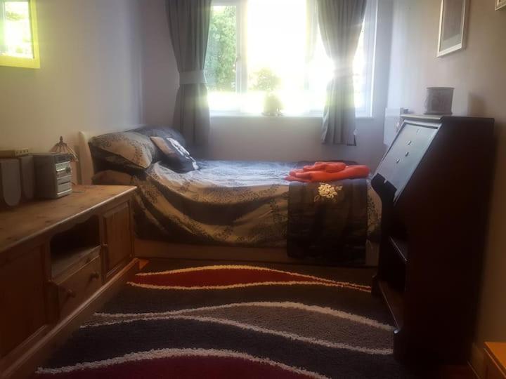 Stayinwoking At 30 Woodlands Horsell Esterno foto
